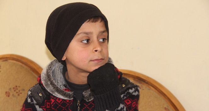 Savaştan kaçan 11 yaşındaki Suriyeli çocuk mültecilerin dili oldu