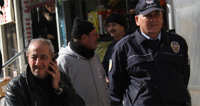 Adana&#039;da fünye ile patlatılan şüpheli çantadan evrak çıktı