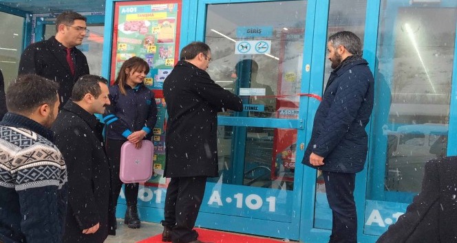 Başkan Vekili Akgül’dan market açılışı