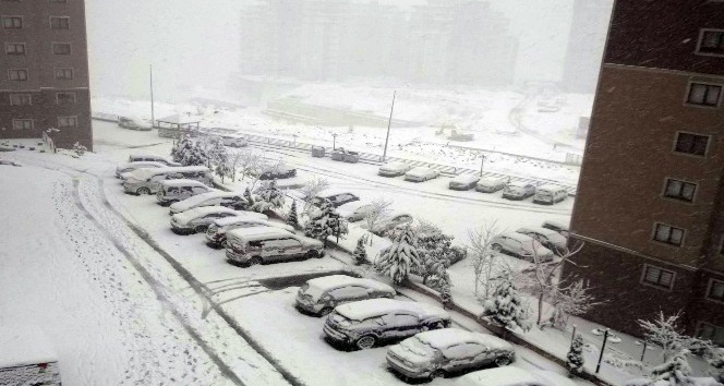 Trabzon’da kar yağışı hayatı olumsuz etkiliyor
