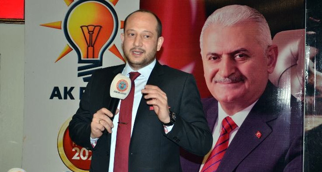 Manisa AK Parti’de Ozan Erdem istifasını sundu