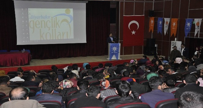 Diyarbakır’da yeni anayasa ve referandum süreci eğitim toplantısı