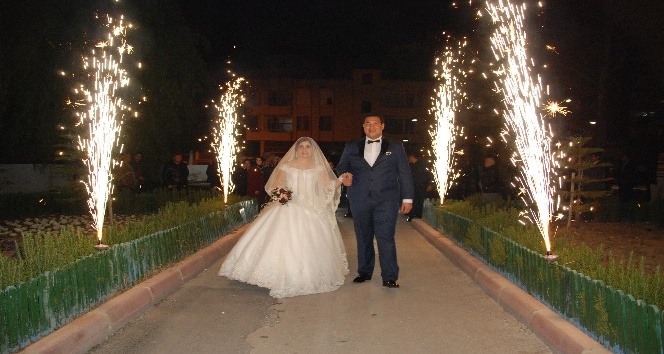 Kalkınma Bakanı Lütfi Elvan, Silifke’de nikah şahidi oldu
