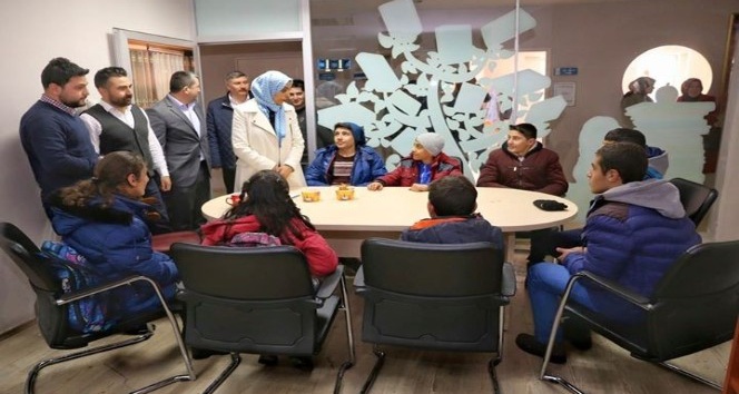 Milletvekili Taşkesenlioğlu, Yakutiye Gençlik Merkezi’nde ki çocukları ziyaret etti