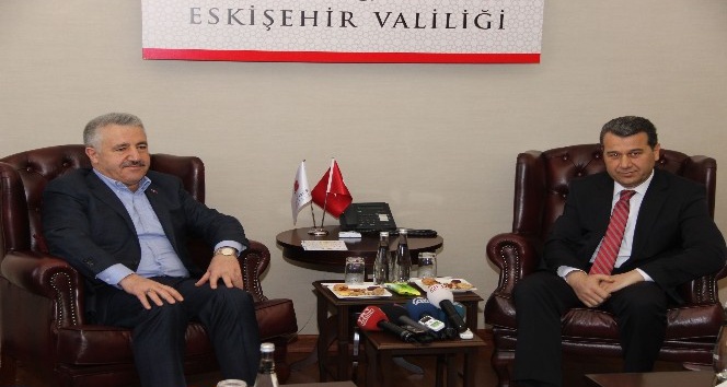 Bakan Arslan: “Eskişehir’in Antalya’ya bağlanmasını önemsiyoruz”