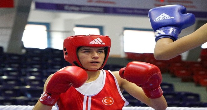 Malatyalı bayan boksörler Fethiye’de derece yaptı