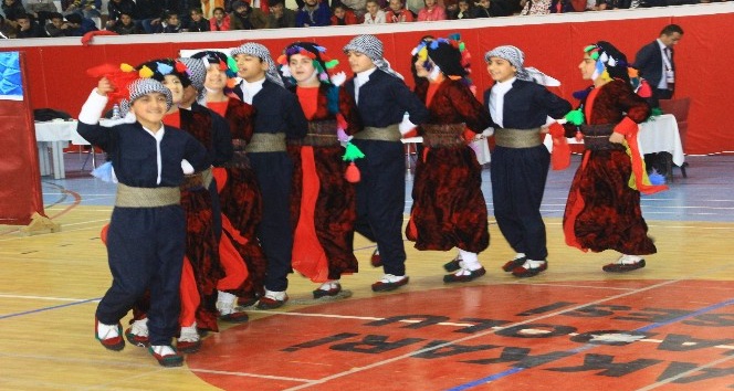 Hakkari’de halk oyunları yarışması