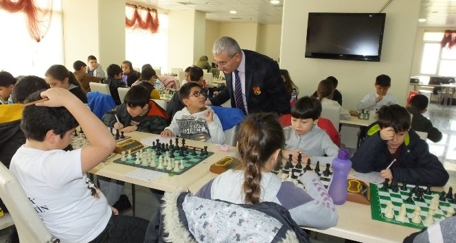 Satranç turnuvası büyük ilgi gördü