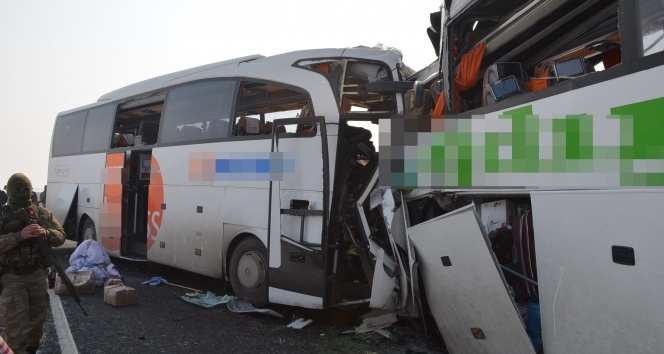 Iğdır&#039;da iki otobüs kafa kafaya çarpıştı: 8 ölü, 28 yaralı