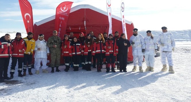 Kars Sağlık Müdürlüğünden 24 personel, TSK’nın 2017 Kış Tatbikatında görev aldı