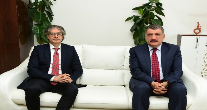 Prof. Dr. Özdemir, Başkan Gürkan’a veda ziyaretinde bulundu