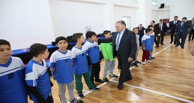 Başkan Büyükkılıç Tınaztepe sosyal ve spor tesislerinde