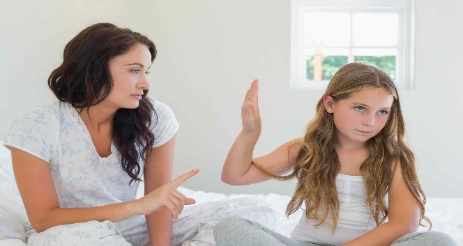 Ailenin yanlış davranış tutumları,  çocukların davranışlarına yön veriyor
