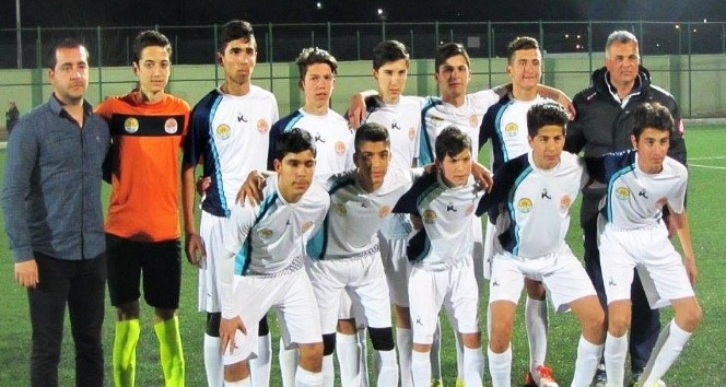 Genç şimşekler U-15 Adana şampiyonu oldu