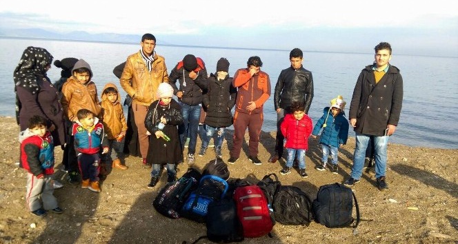 Kuşadası’nda 18 göçmen yakalandı