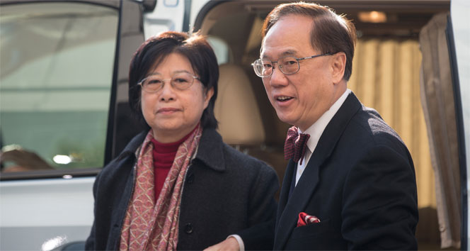 Hong Kong’in eski liderine rüşvetten 20 ay hapis cezası