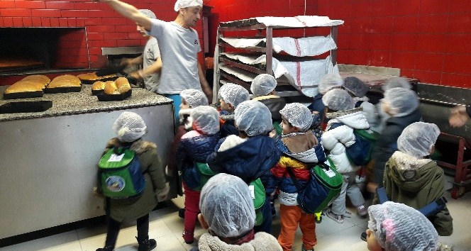 Nazilli’de anaokulu öğrencileri ekmek yapmayı öğrendi