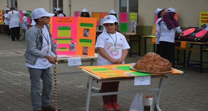 Tübitak 4006 Bilim Fuarlarında okullardan bu yıl da büyük başarı