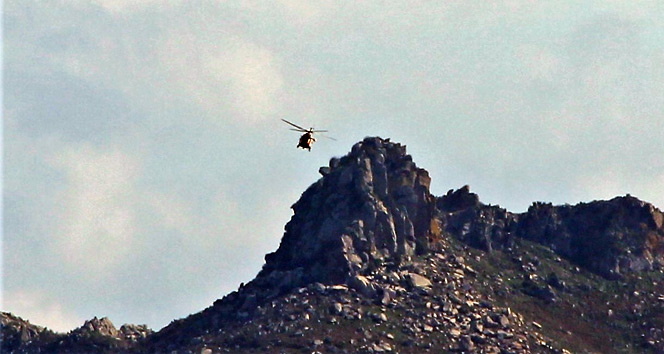 Türk askeri Kardak kayalıklarında alçak uçuş yaptı