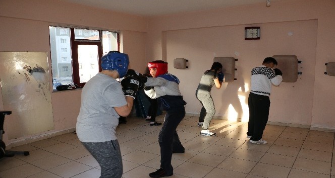 Genç eldivenler Güleç’te Türkiye şampiyonluğuna hazırlanıyor