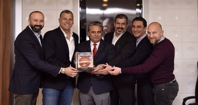 Başkan Uysal, Antalyaspor Basketbol takımı yönetimini ağırladı