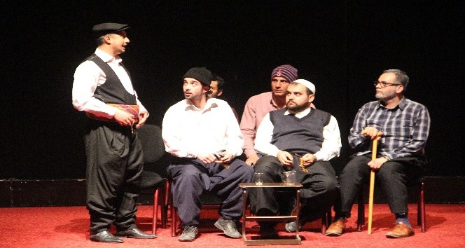 Elazığ’da ‘Göç’ adlı tiyatro oyunu sahnelendi