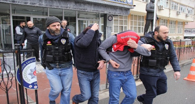 İstanbul’dan getirilen uyuşturucu haplarla yakalandılar