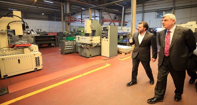 Başkan Karaosmanoğlu, fabrika yöneticileri ve çalışanlarını ziyaret etti