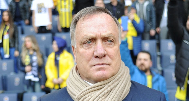 Fenerbahçe’nin Teknik Direktörü Dick Advocaat: Büyük adamsan otobüste sor