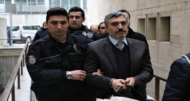 Bursa’da FETÖ operasyonunda gözaltına alınan 8 akademisyen adliyeye sevk edildi