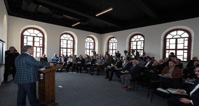 Başkan Çelik Büyükşehir Stratejik Araştırmalar Merkezi’ni tanıttı
