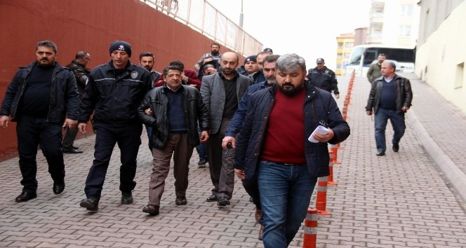 Kayseri’deki cinayetle ilgili gözaltına alınan 10 kişi adliyeye sevk edildi