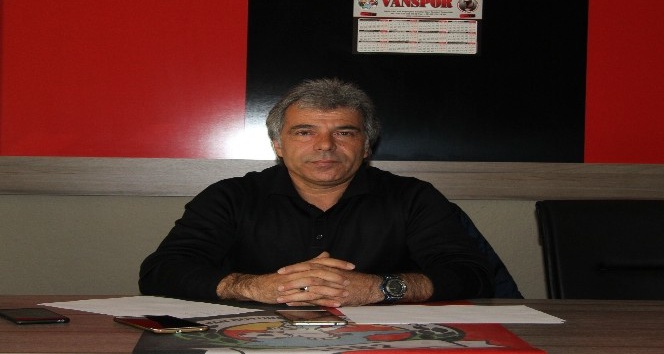 Van Büyükşehir Belediyespor Sportif Direktörü Turgay Karatekin: