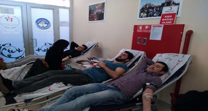 KYK Alaplı öğrenci yurdundan kan bağışı