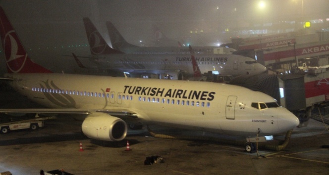 İstanbul’da hava ulaşımına sis engeli