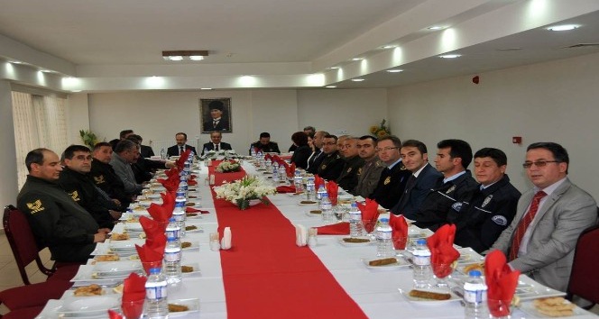Karaman’da halk oylaması güvenlik toplantısı yapıldı