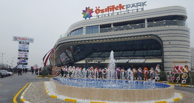 ÖzdilekPark AVM görkemli törenle açıldı