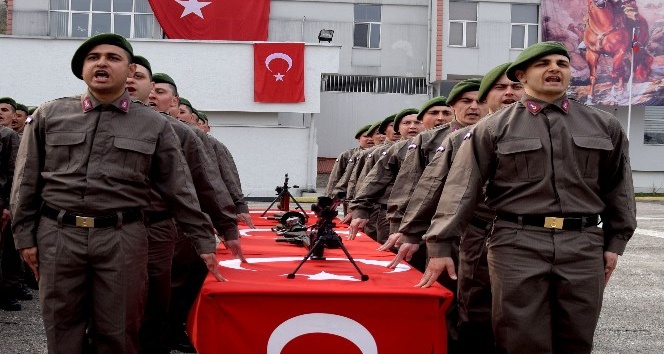 Kısa dönem askerler yemin etti