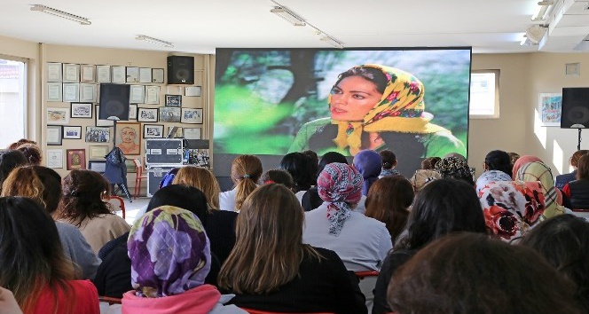 Battal İlgezdi’den kadın işçilere “Sultan” sürprizi