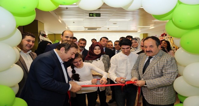 Esenyurt’ta  ’en özel’ öğrenciler ayakta alkışlandı