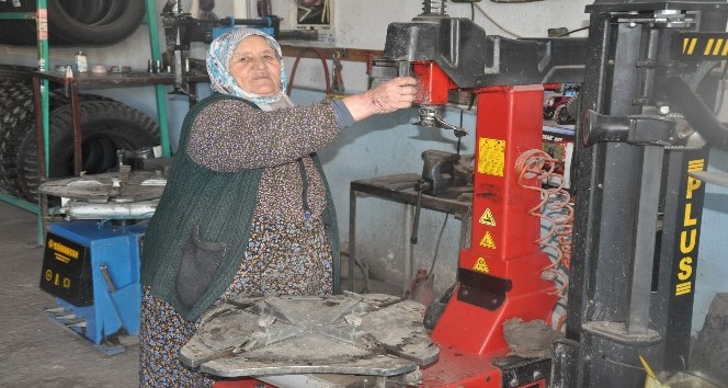35 yıllık lastik tamircisi Vesile nineden kadınlara öğütler