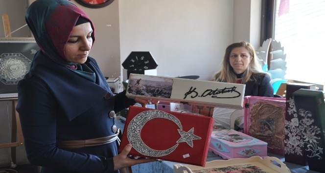 Tunceli’de, kadınlar el emeklerini sergiledi