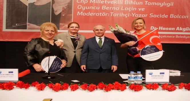 Berna Laçin: “Kadının bin ömrü de olsa hepsini Atatürk’e borçlu”