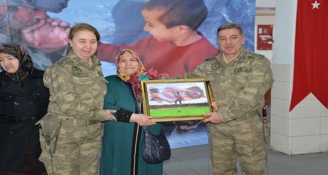 Bolu Valisi Aydın Baruş şehit aileleriyle bir araya geldi