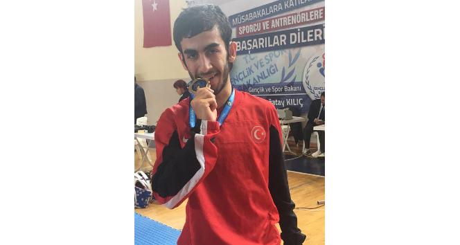 Batmanlı işitme engelli sporcu Türkiye şampiyonu oldu