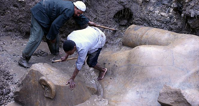 &#039;Büyük Ramses&#039; heykeli çukurda bulundu