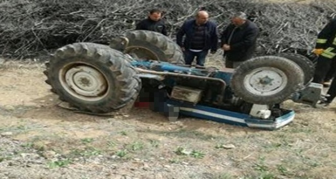 Akçadağ&#039;da traktör devrildi: 1 ölü
