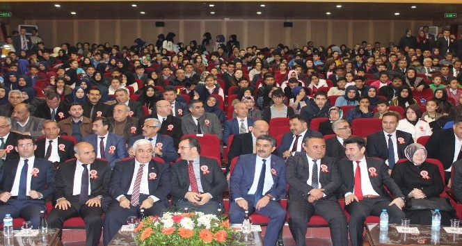 İstiklal Marşı’nın Kabulü ve Mehmet Akif Ersoy’u Anma Günü Kilis’te törenle kutlandı