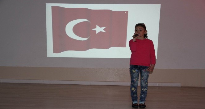Ahıska Türkü çocuklar İstiklal Marşı’nı güzel okumak için yarıştı