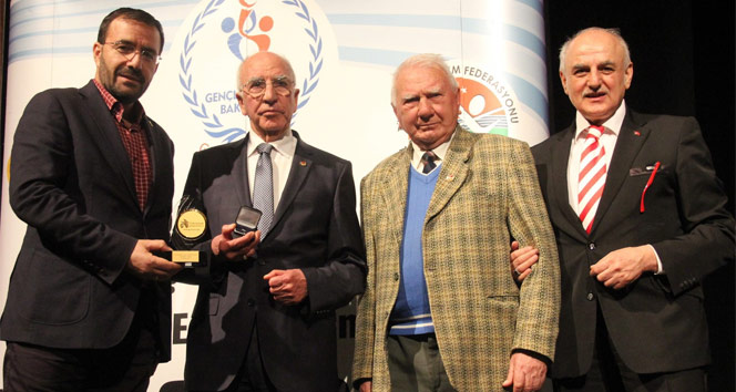 Milli atlet Muharrem Dalkılıç ödülünü memleketi Gaziantep'te aldı